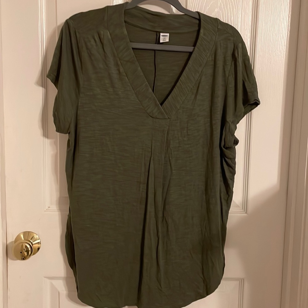Old Navy V-neck top